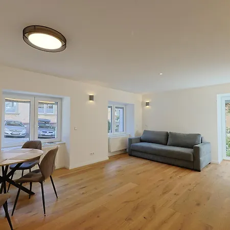 Ausblick I Modern, Zentral, Zum Wohlfuehlen I 5 Min Zu Fuss Zu Therme, Kurpark & I Wlan, Parkplatz Inklusive I Kontaktloser Check-in