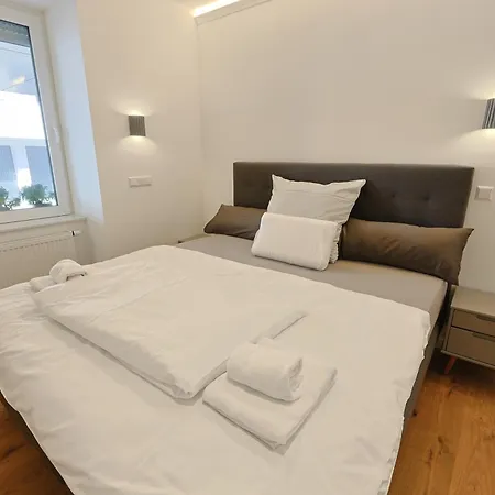 Aparthotel Ausblick I Modern, Zentral, Zum Wohlfuehlen I 5 Min Zu Fuss Zu Therme, Kurpark & I Wlan, Parkplatz Inklusive I Kontaktloser Check-in Badenweiler