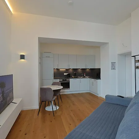 Ausblick I Modern, Zentral, Zum Wohlfuehlen I 5 Min Zu Fuss Zu Therme, Kurpark & I Wlan, Parkplatz Inklusive I Kontaktloser Check-in 4*