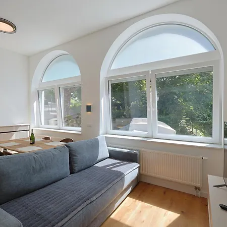 Ausblick I Modern, Zentral, Zum Wohlfuehlen I 5 Min Zu Fuss Zu Therme, Kurpark & I Wlan, Parkplatz Inklusive I Kontaktloser Check-in
