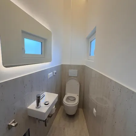Aparthotel Ausblick I Modern, Zentral, Zum Wohlfuehlen I 5 Min Zu Fuss Zu Therme, Kurpark & I Wlan, Parkplatz Inklusive I Kontaktloser Check-in 4*