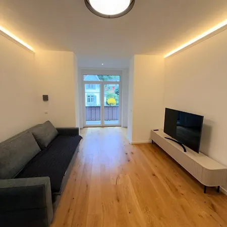 Ausblick I Modern, Zentral, Zum Wohlfuehlen I 5 Min Zu Fuss Zu Therme, Kurpark & I Wlan, Parkplatz Inklusive I Kontaktloser Check-in Aparthotel Badenweiler