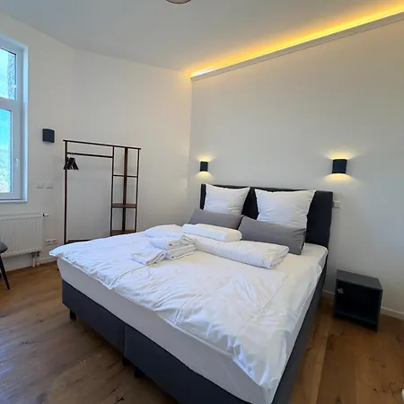 Ausblick I Modern, Zentral, Zum Wohlfuehlen I 5 Min Zu Fuss Zu Therme, Kurpark & I Wlan, Parkplatz Inklusive I Kontaktloser Check-in 4*