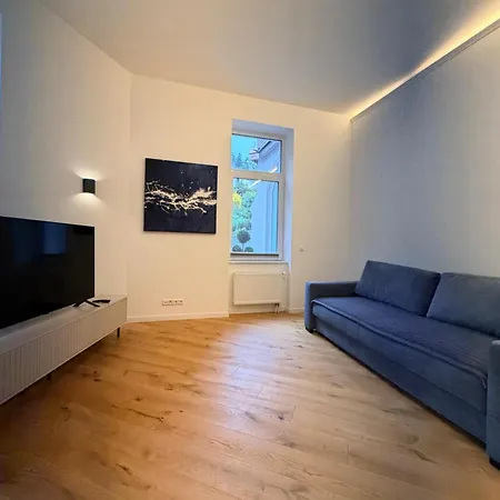 Ausblick I Modern, Zentral, Zum Wohlfuehlen I 5 Min Zu Fuss Zu Therme, Kurpark & I Wlan, Parkplatz Inklusive I Kontaktloser Check-in Aparthotel
